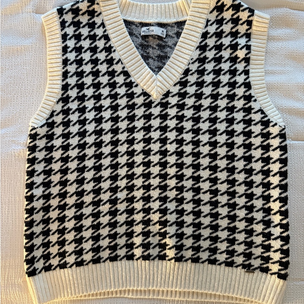 hollister houndstooth sweater vest